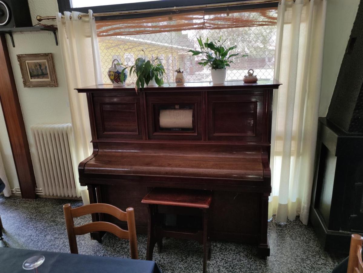 Alberg Restaurant Bellavista Санта-Пау Экстерьер фото
